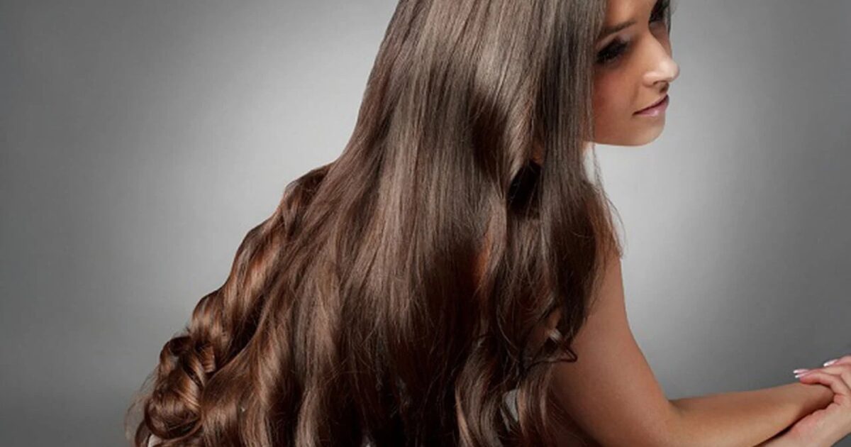 ما الذي يجعل الرجال يفضلون النساء ذوات الشعر الطويل؟